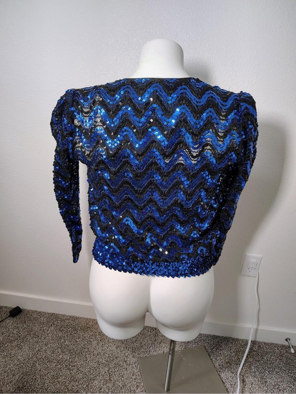Vintage Three Flaggs USA Blue Black Sequence Shoulder pads Size M Long Sleeve V - Picture 4 of 9